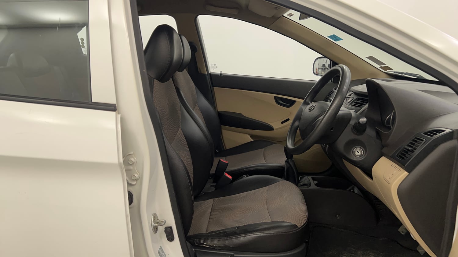 Used 2017 Hyundai Eon Magna + Petrol Manual interior RIGHT SIDE FRONT DOOR CABIN VIEW