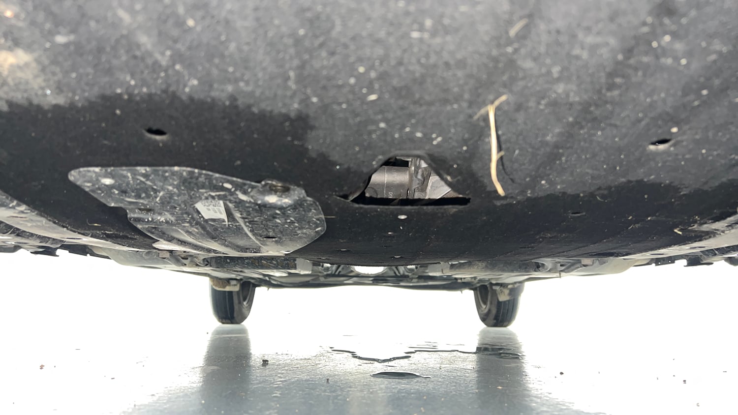 Used 2026 Maruti Suzuki Dzire VXi AMT Petrol Automatic extra FRONT LEFT UNDERBODY VIEW