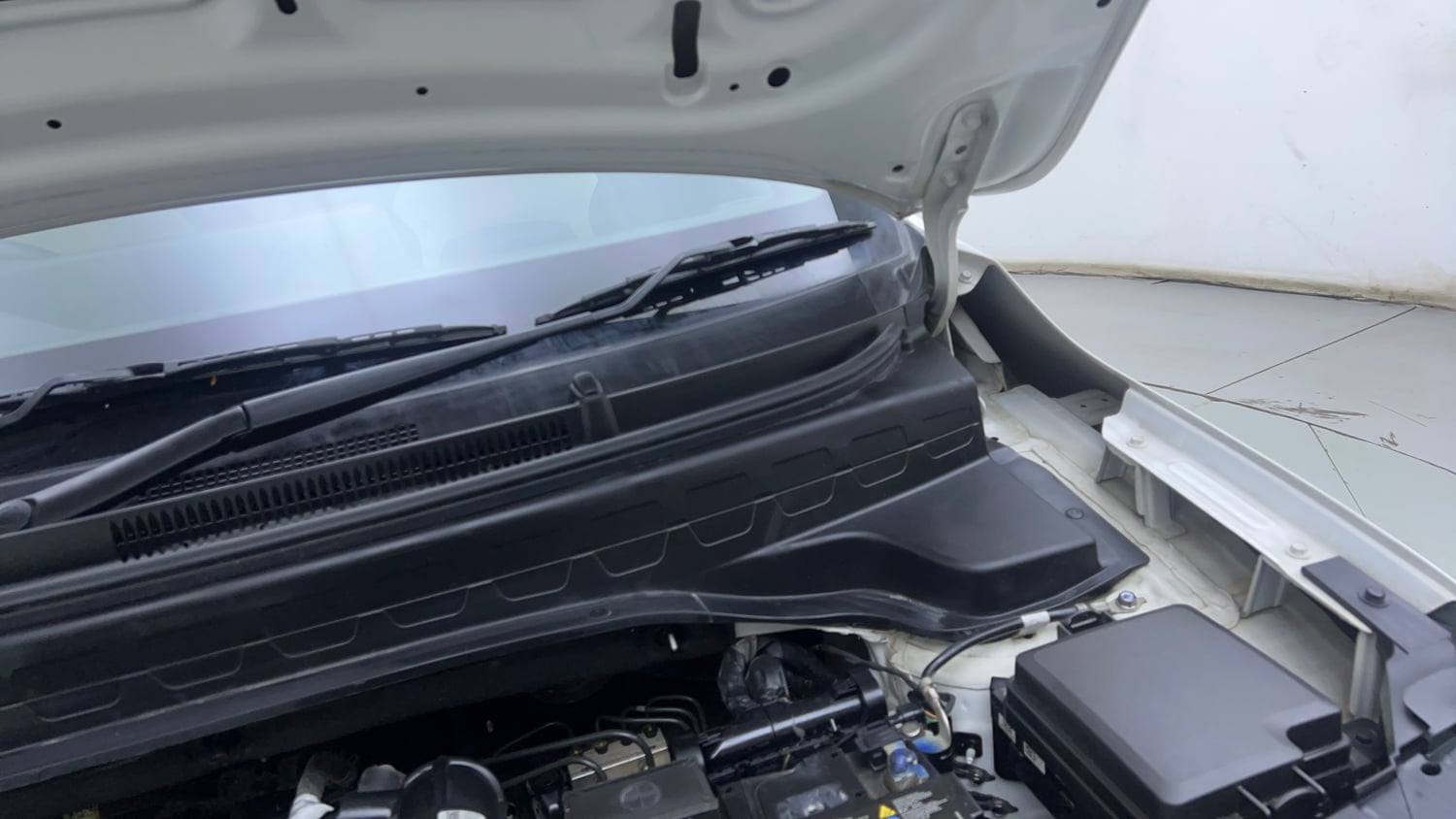 Used 2024 Kia Sonet GTX Plus 1.0 Turbo Petrol DCT Petrol Automatic engine ENGINE LEFT SIDE HINGE & APRON VIEW