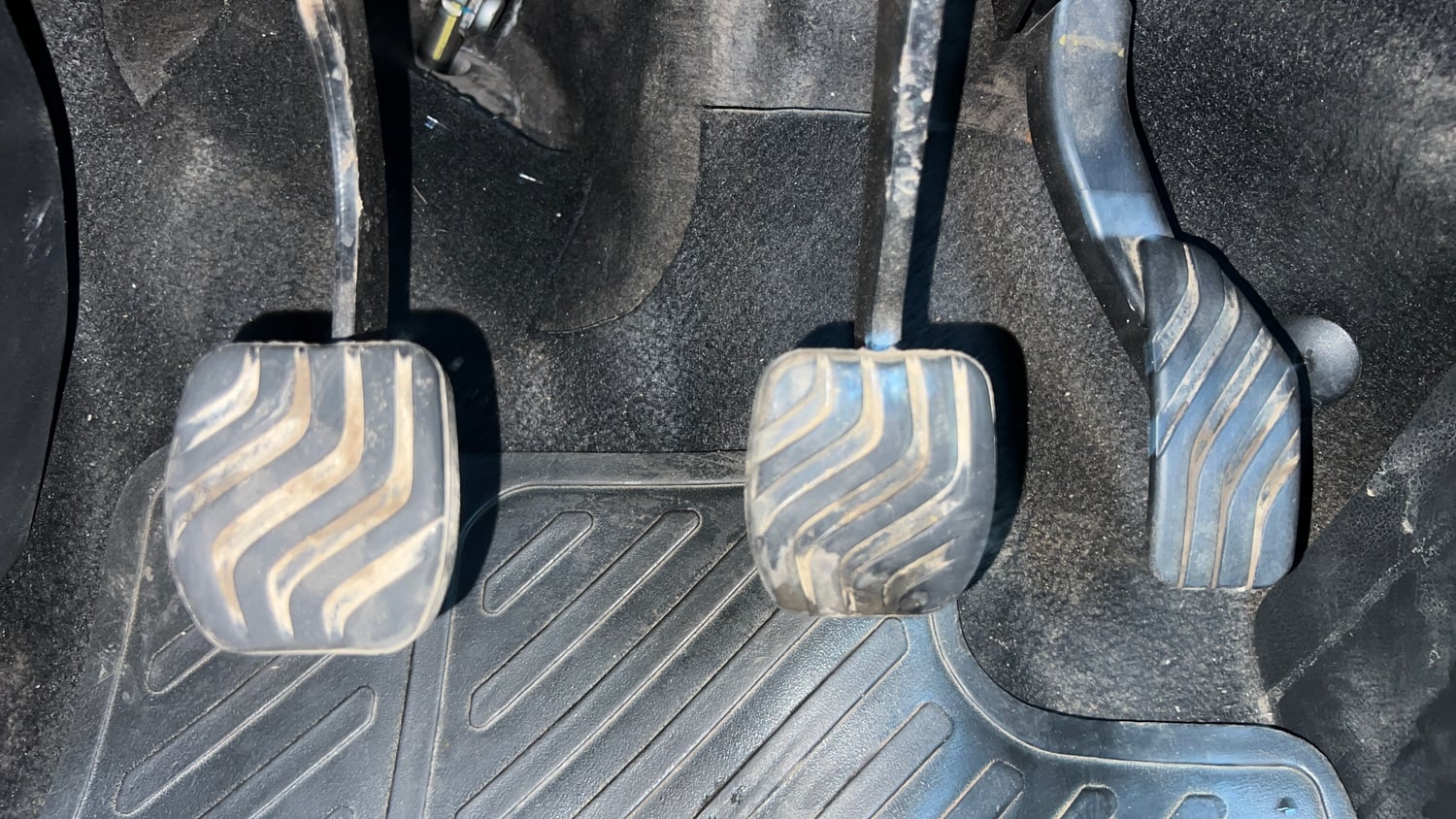 Used 2021 Nissan Magnite XV Premium Turbo (O) Petrol Manual interior PEDALS VIEW