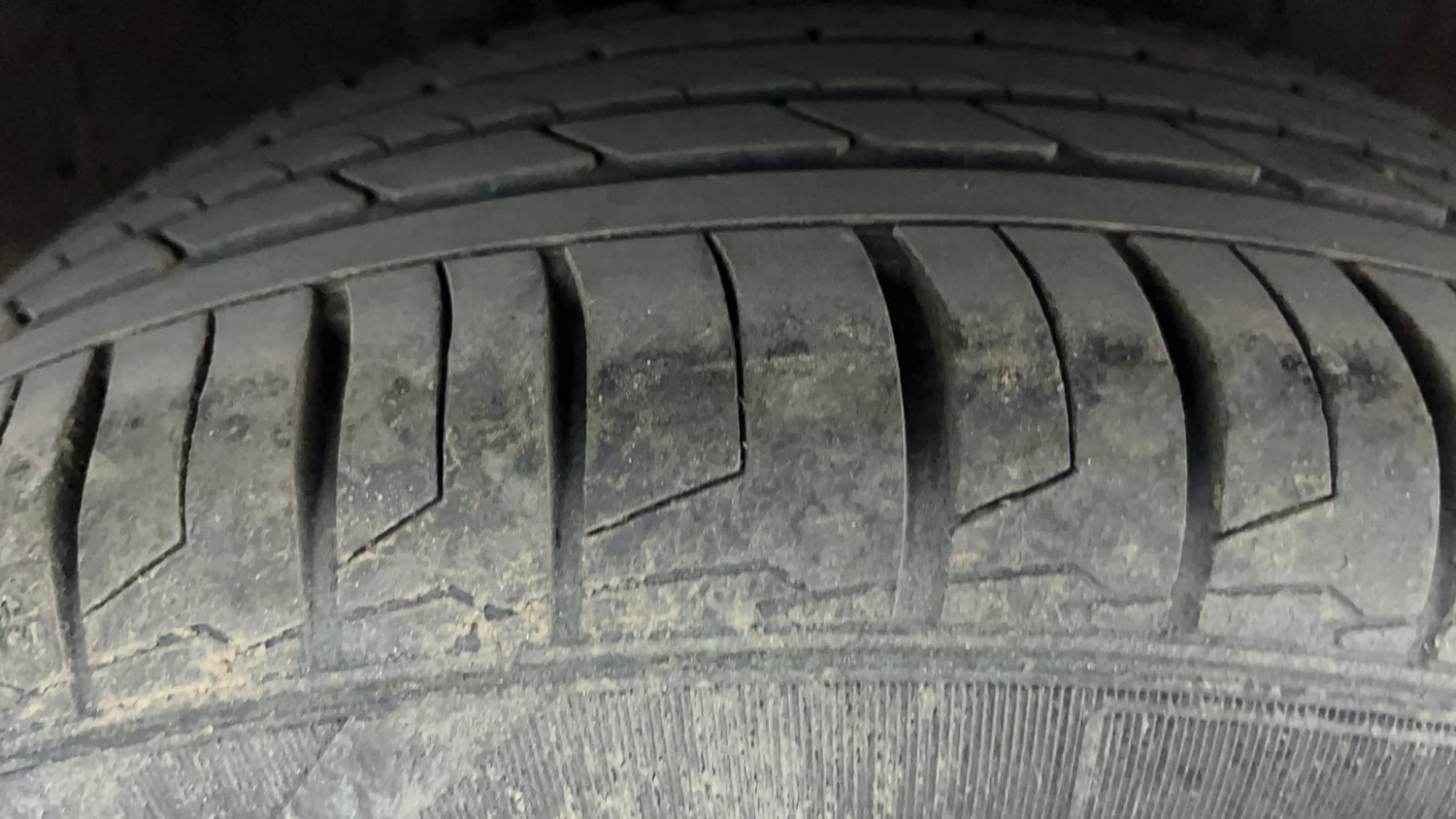 Used 2024 Hyundai Verna SX (O) 1.5 Petrol IVT Petrol Automatic tyres RIGHT REAR TYRE TREAD VIEW