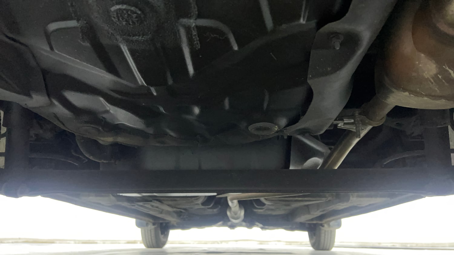 Used 2013 Hyundai i10 Magna 1.2 Kappa2 Petrol Manual extra REAR UNDERBODY VIEW (TAKEN FROM REAR)