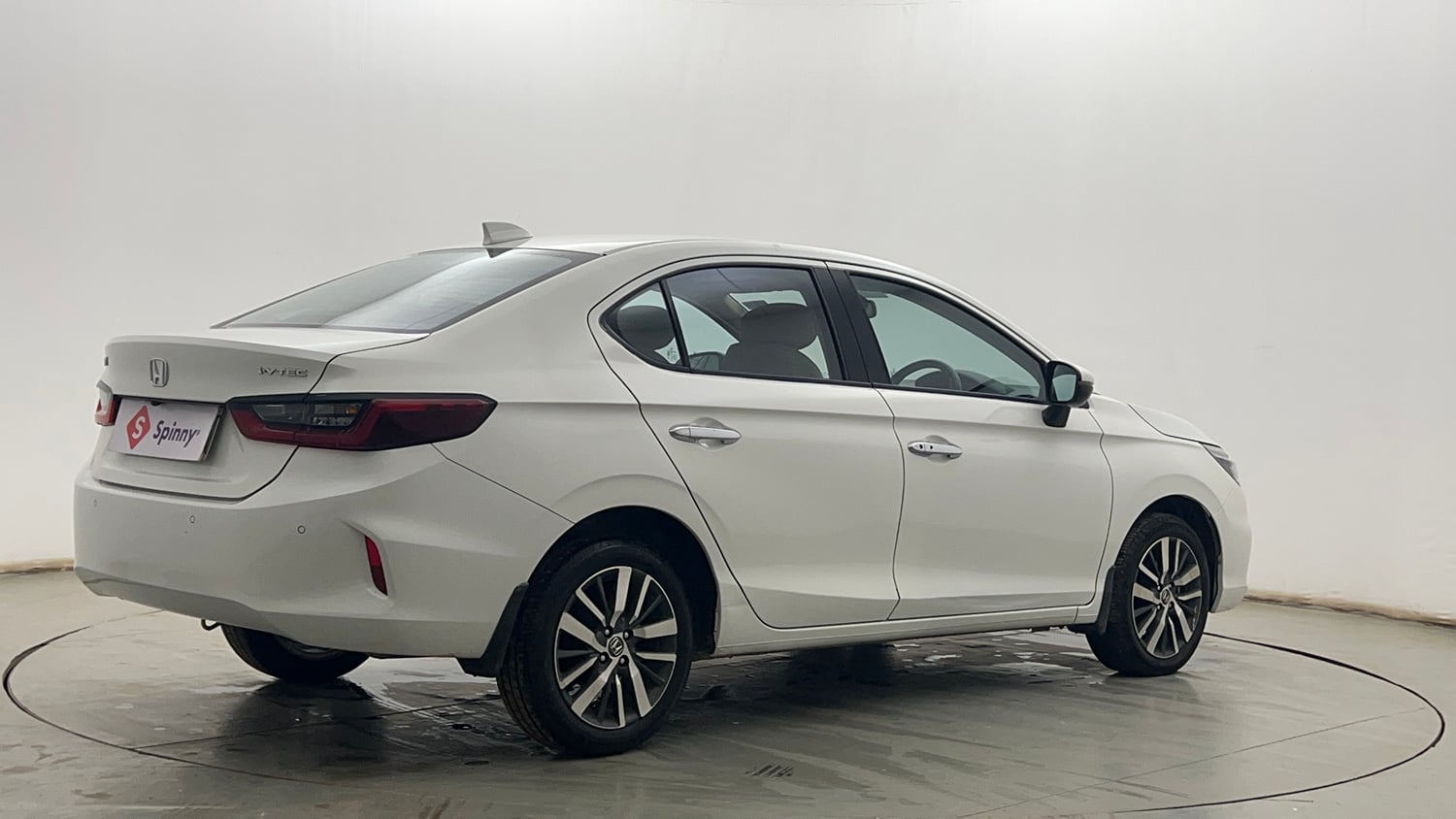 Used 2023 Honda City ZX Petrol Petrol Manual exterior RIGHT REAR CORNER VIEW