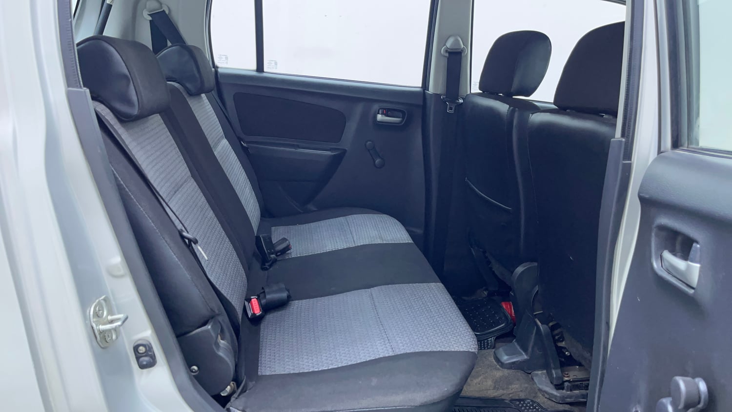 Used 2012 Maruti Suzuki Wagon R 1.0 LXi CNG Cng Manual interior RIGHT SIDE REAR DOOR CABIN VIEW
