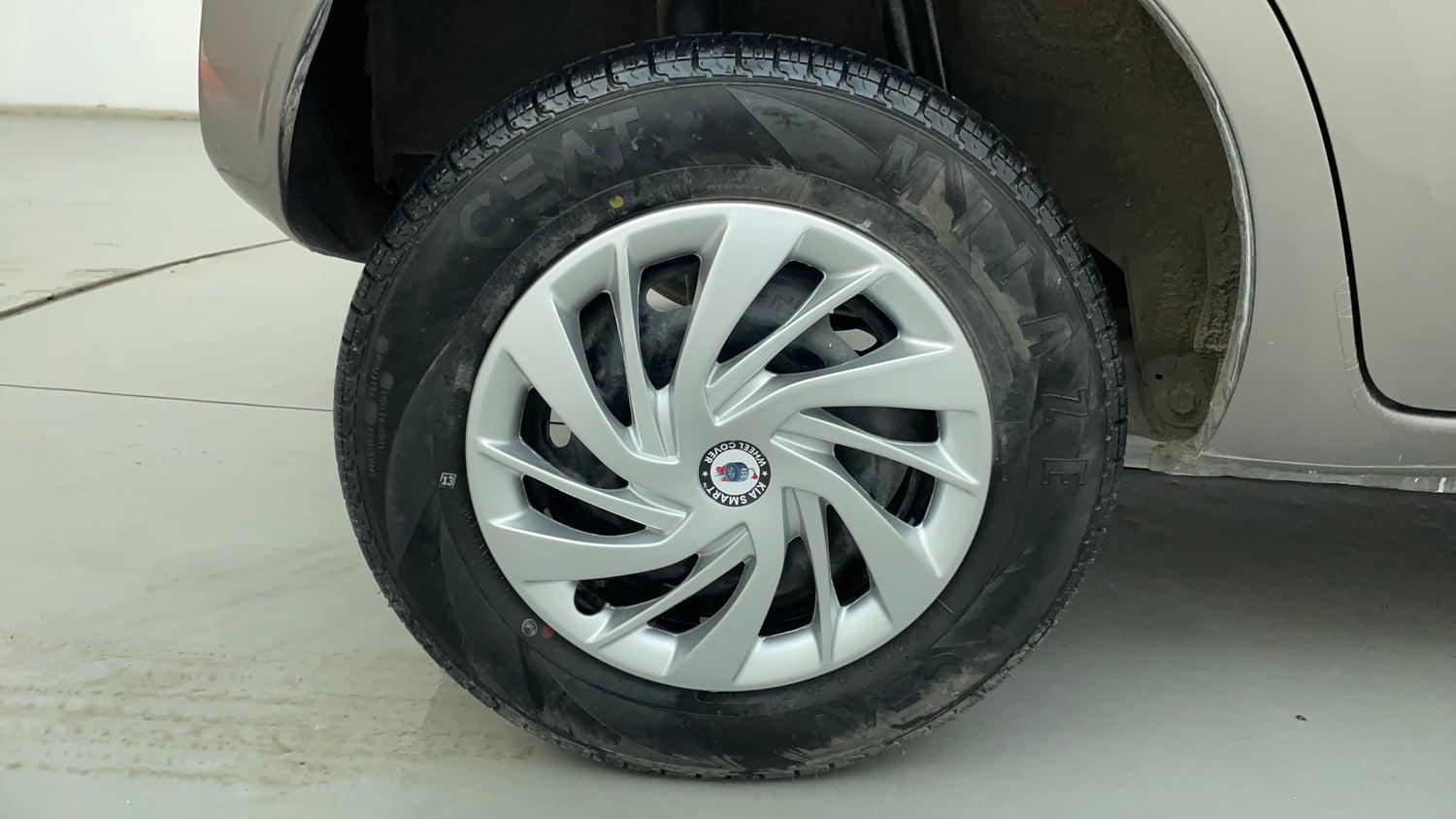 Used 2016 Datsun Redi-GO T (O) Petrol Manual tyres RIGHT REAR TYRE RIM VIEW