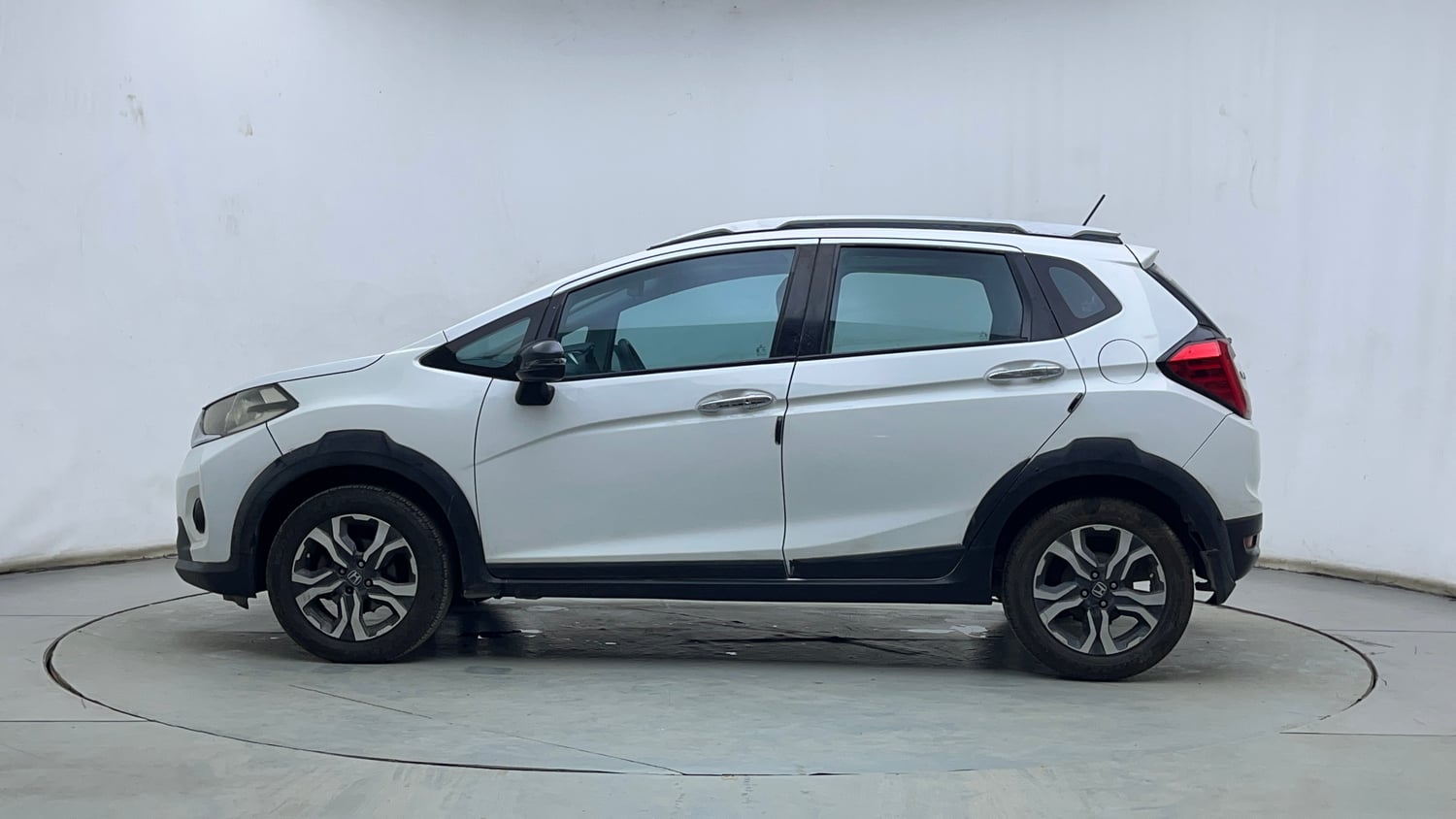 Used 2018 Honda WR-V VX MT Diesel Diesel Manual exterior LEFT SIDE VIEW