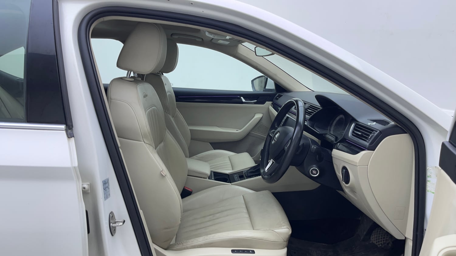 Used 2020 Skoda Superb L&K TSI AT Petrol Automatic interior RIGHT SIDE FRONT DOOR CABIN VIEW
