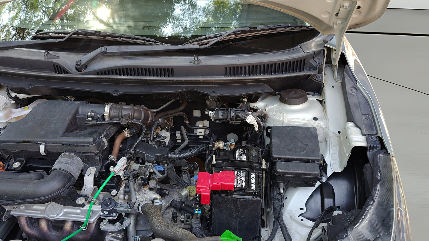 Used 2024 Toyota Glanza V Petrol Manual engine ENGINE LEFT SIDE HINGE & APRON VIEW