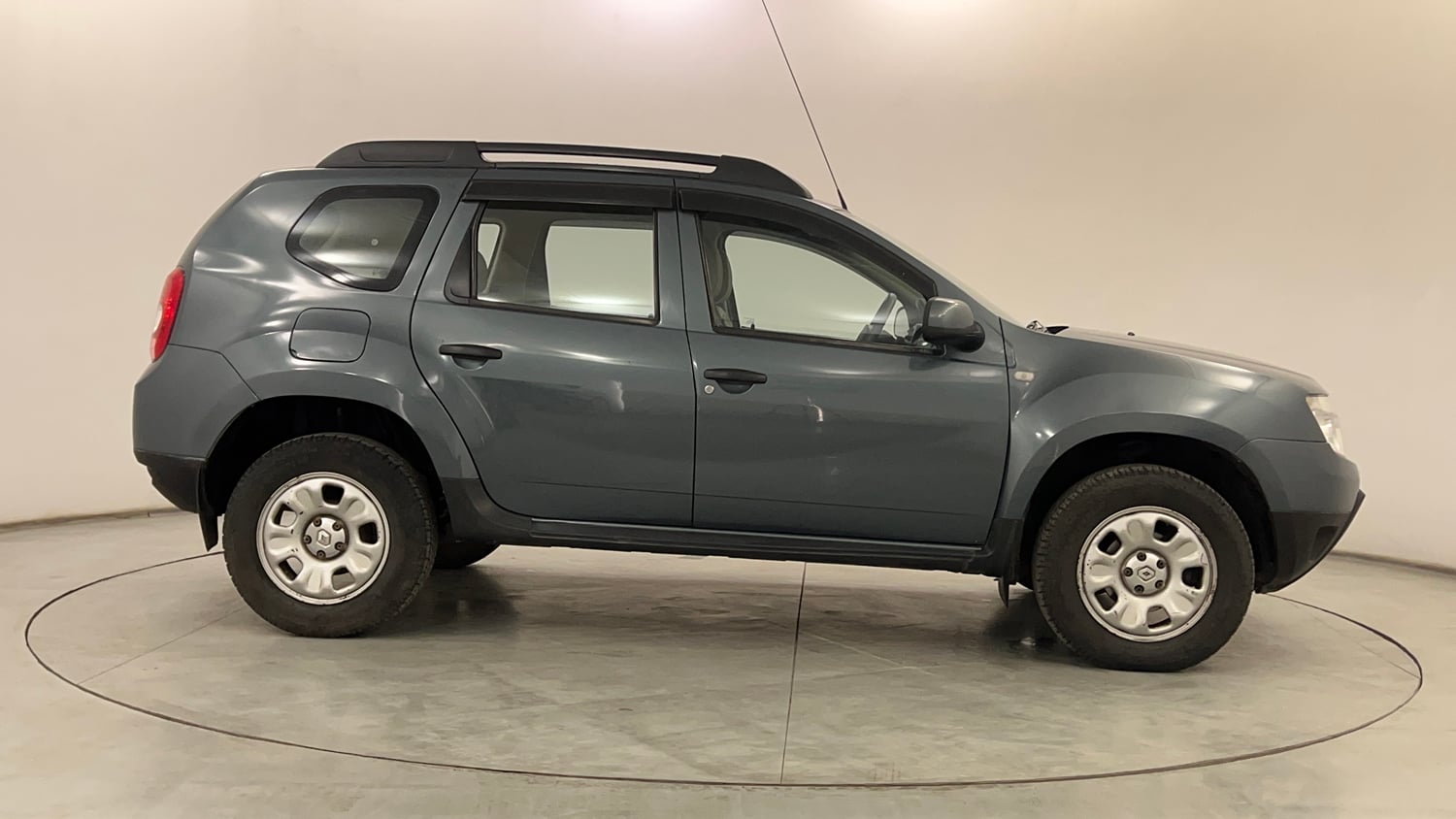 Used 2013 Renault Duster RxL Petrol Petrol Manual exterior RIGHT SIDE VIEW