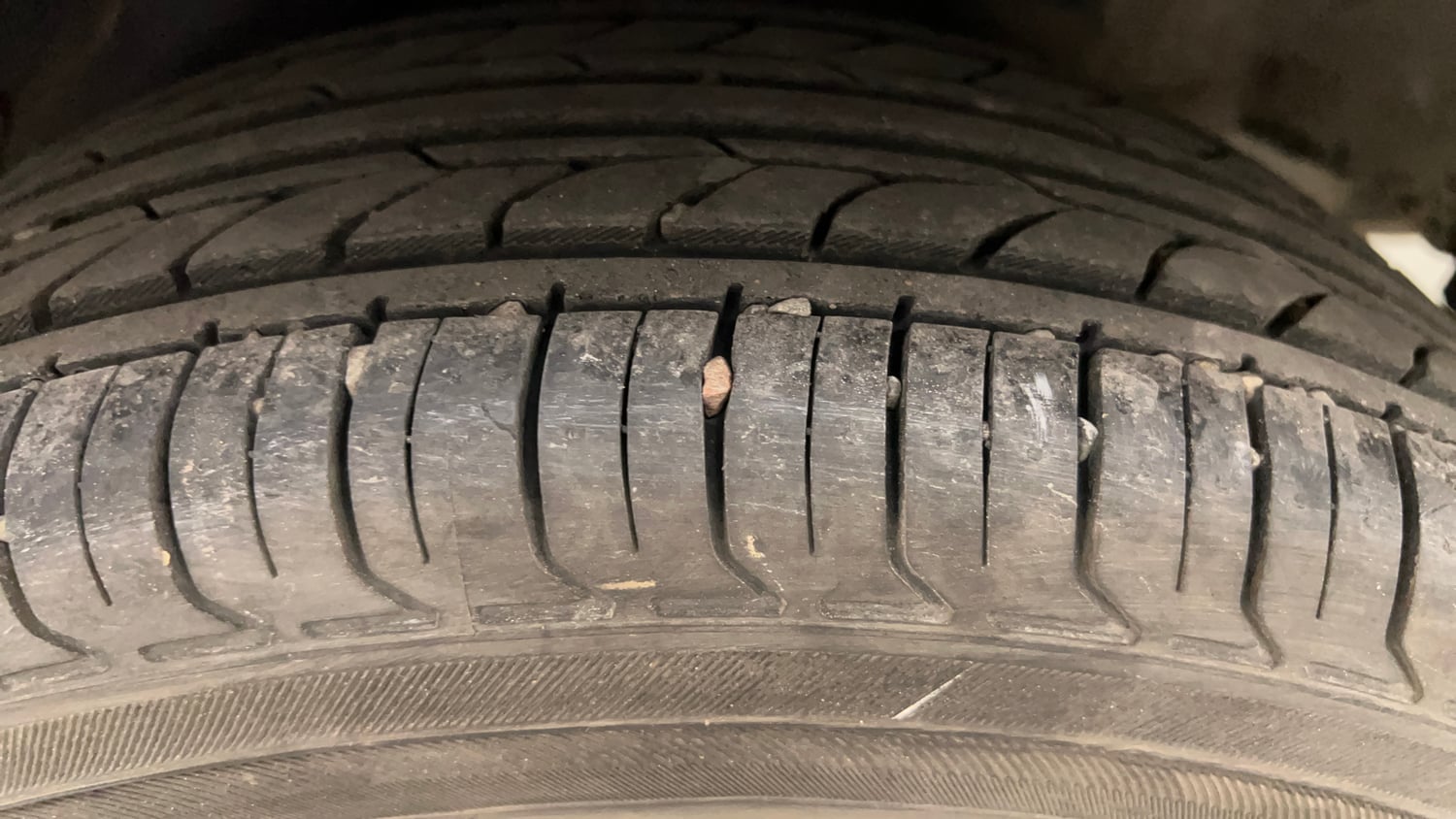 Used 2014 Honda Amaze 1.2 S i-VTEC Petrol Manual tyres LEFT REAR TYRE TREAD VIEW