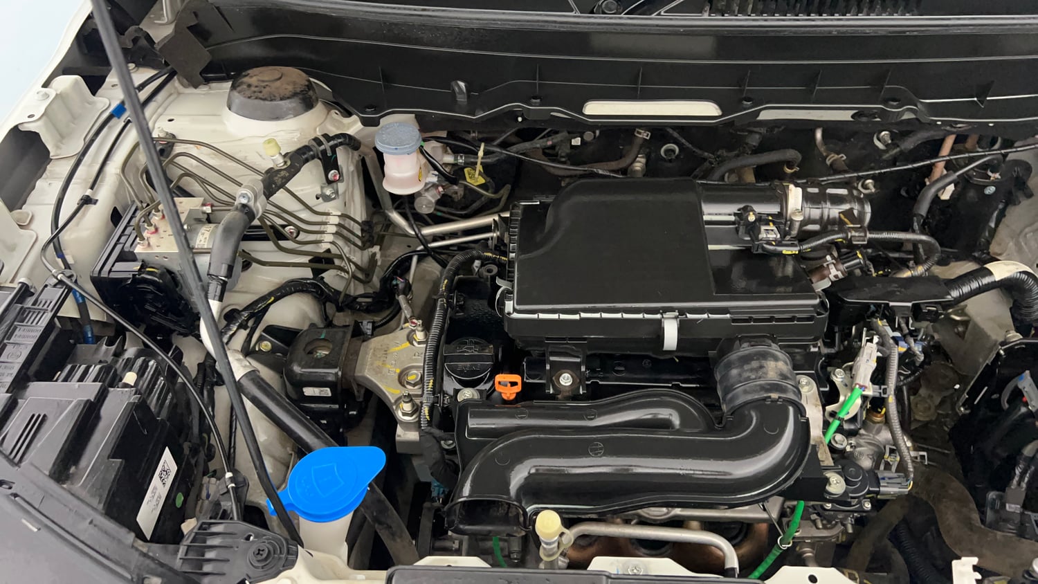 Used 2023 Maruti Suzuki Brezza ZXi Petrol Manual engine ENGINE RIGHT SIDE VIEW
