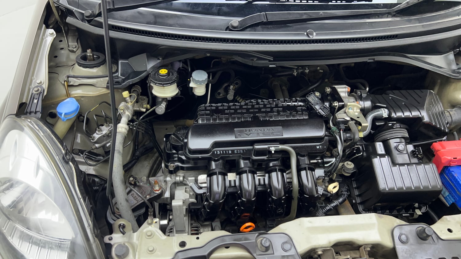 Used 2013 Honda Amaze 1.2 S i-VTEC Petrol Manual engine ENGINE RIGHT SIDE VIEW