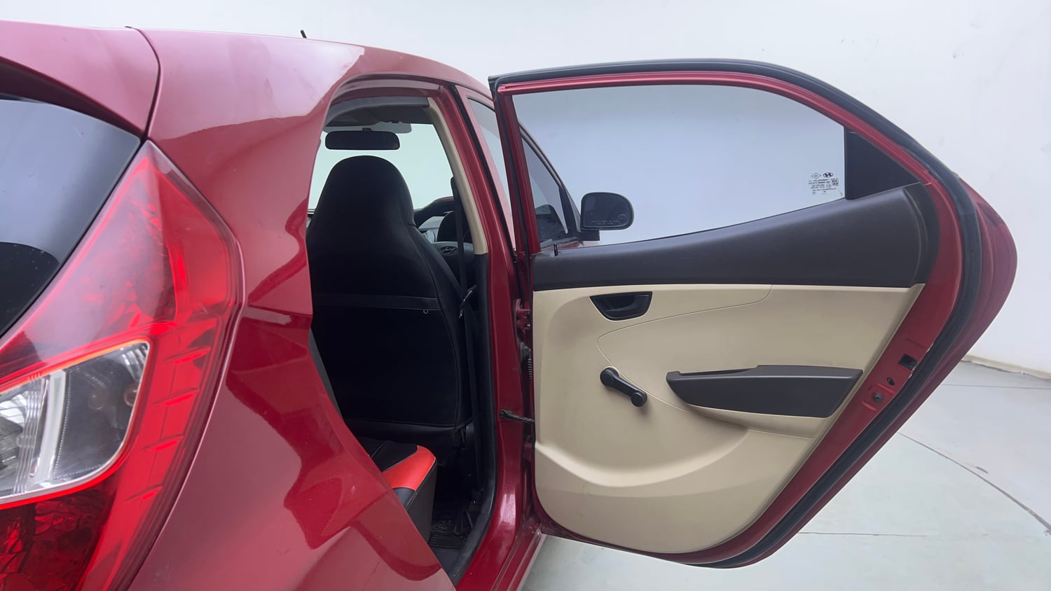 Used 2016 Hyundai Eon Magna + Petrol Manual interior RIGHT REAR DOOR OPEN VIEW