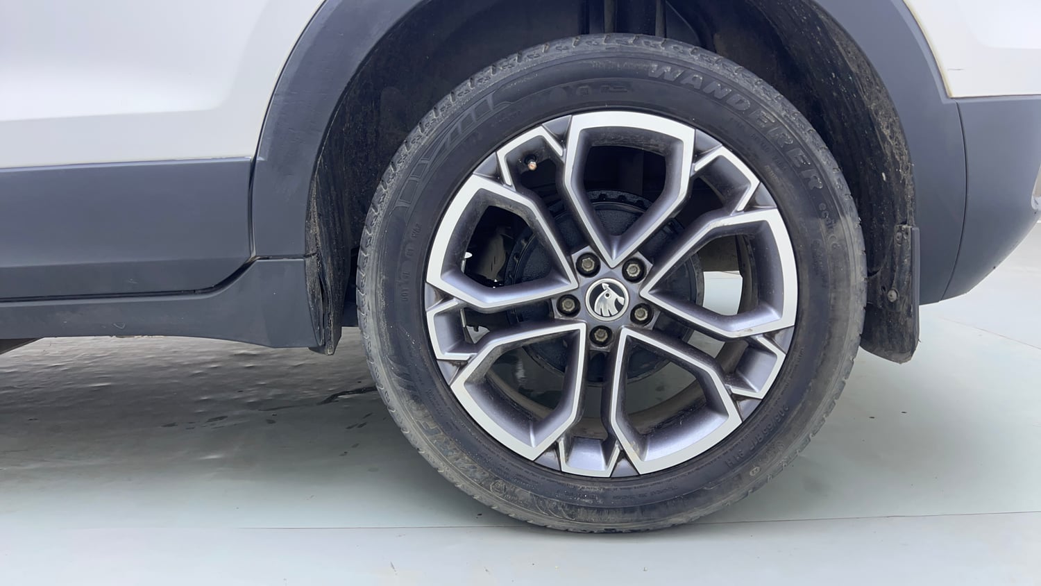Used 2022 Skoda Kushaq Style 1.5L TSI DSG (6 Airbags) Petrol Automatic tyres LEFT REAR TYRE RIM VIEW