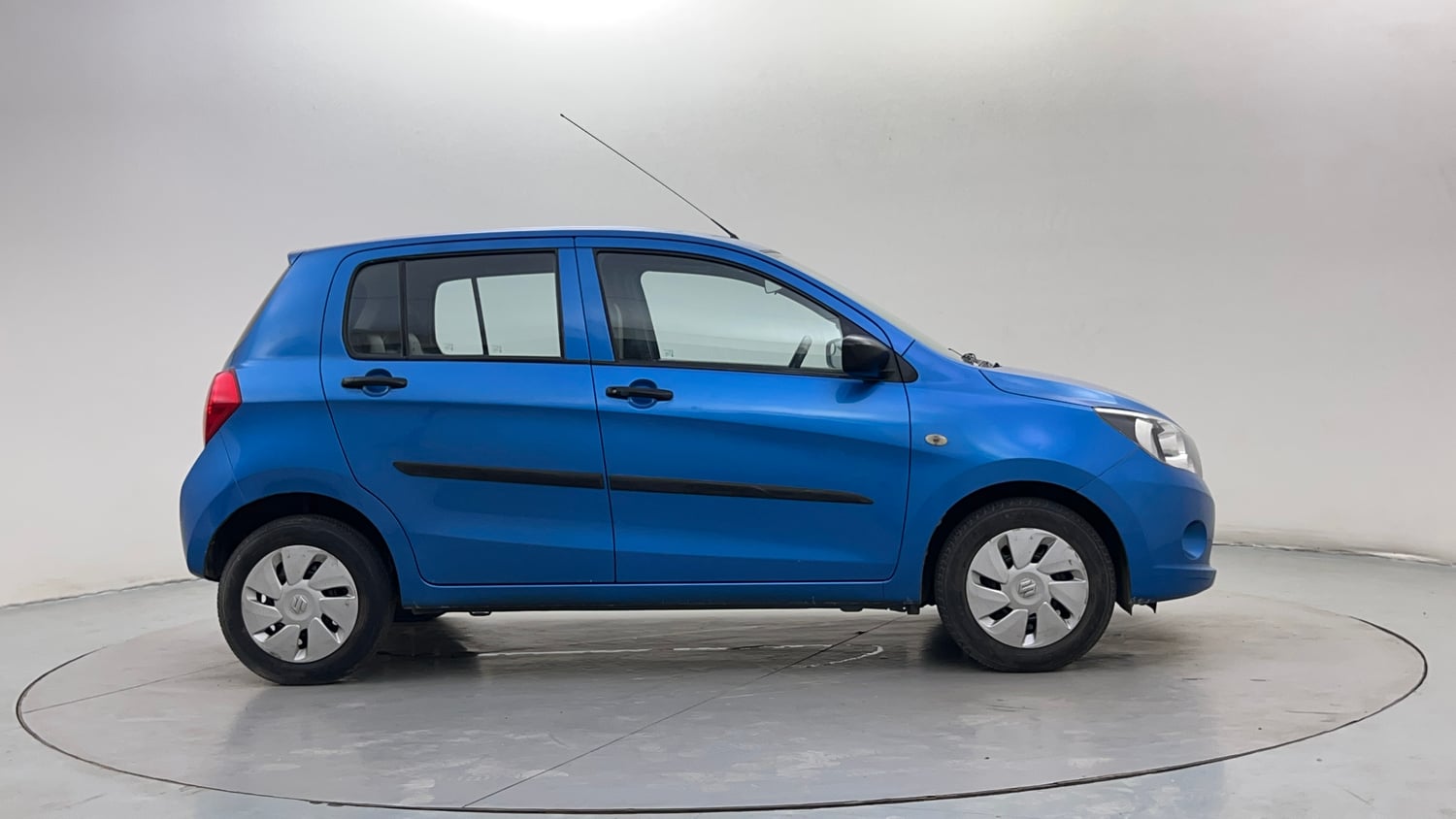 Used 2015 Maruti Suzuki Celerio VXi AMT Petrol Automatic exterior RIGHT SIDE VIEW