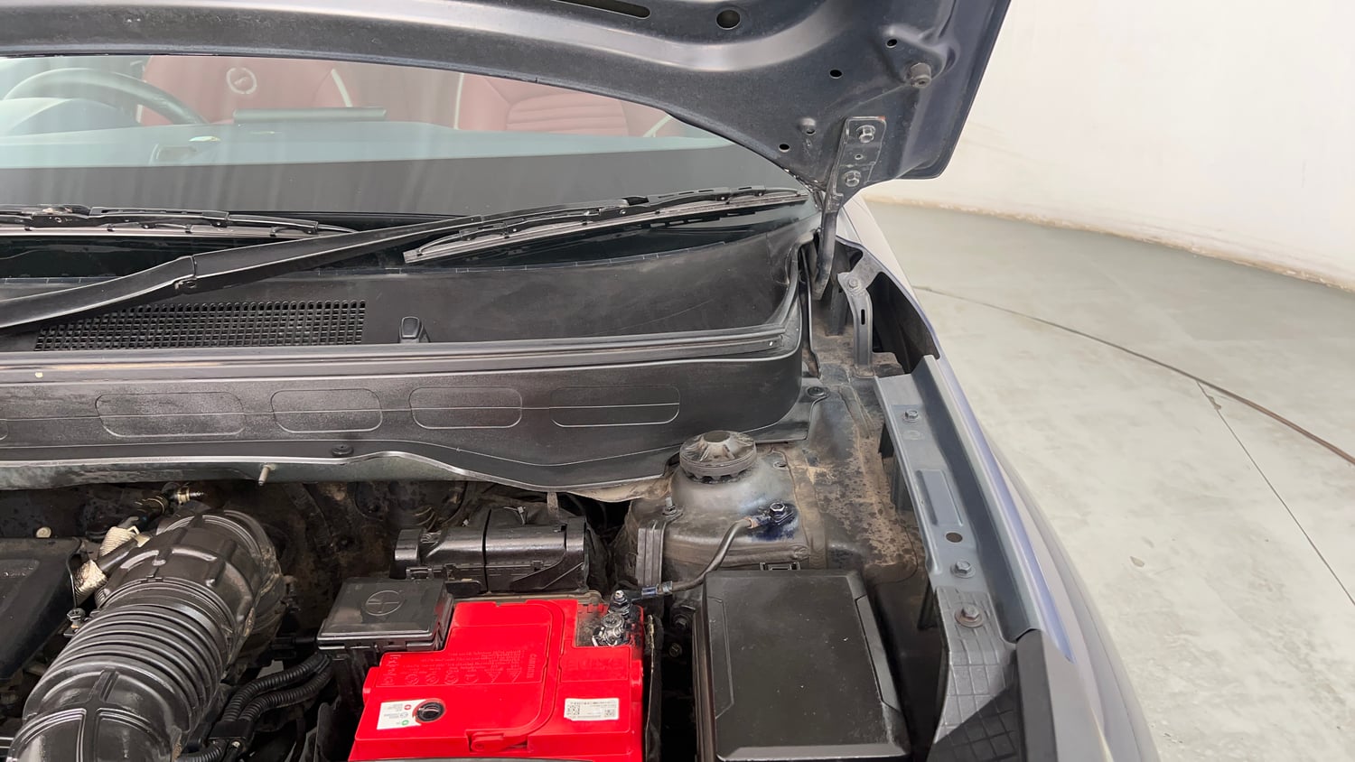 Used 2019 Hyundai Venue SX Plus 1.0 Turbo DCT Dual Tone Petrol Automatic engine ENGINE LEFT SIDE HINGE & APRON VIEW
