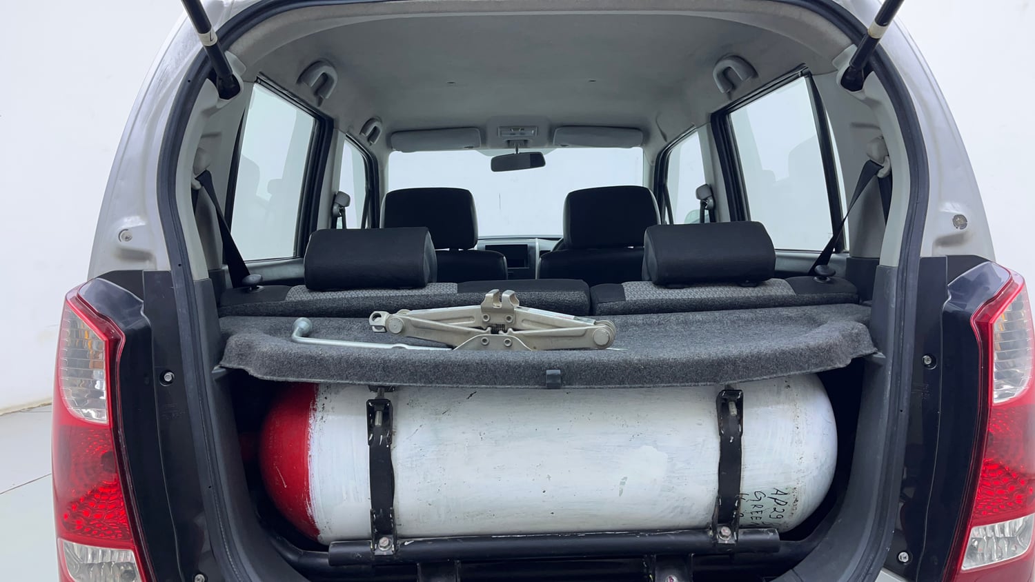 Used 2012 Maruti Suzuki Wagon R 1.0 LXi CNG Cng Manual interior DICKY INSIDE VIEW