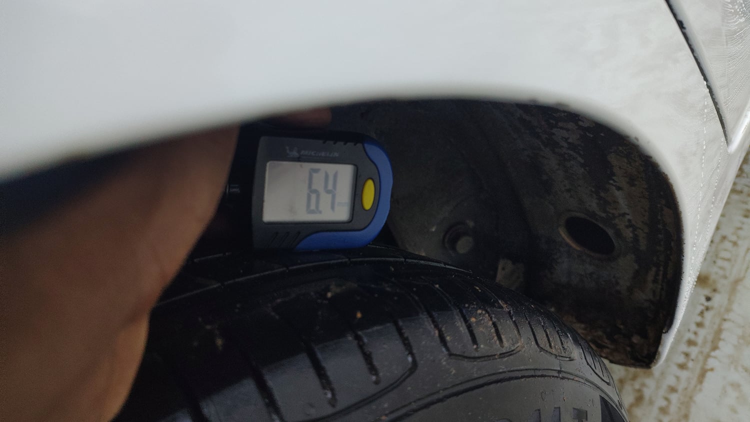 Used 2020 Hyundai Grand i10 Sportz 1.2 Kappa VTVT Petrol Manual tyres RIGHT REAR TYRE TREAD VIEW