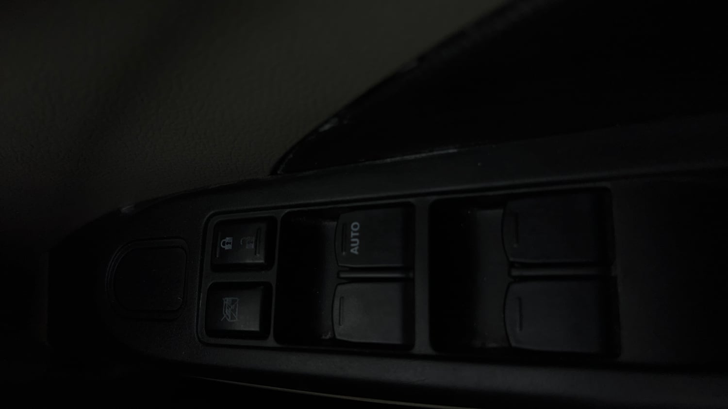 Used 2015 Maruti Suzuki Celerio VXi AMT Petrol Automatic top_features One touch-down power windows