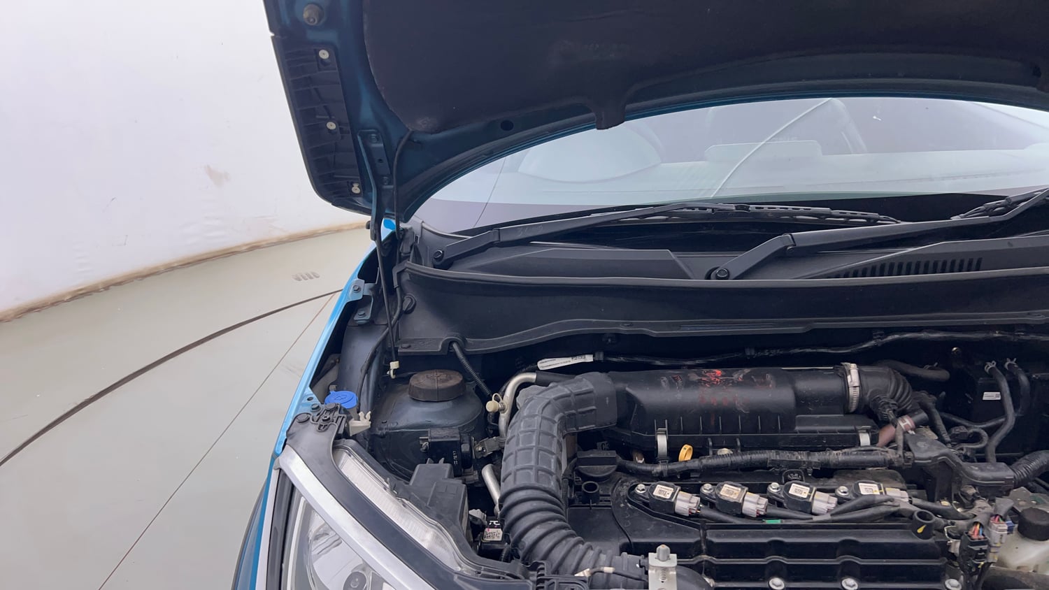 Used 2024 Maruti Suzuki Ignis Zeta 1.2 AMT Petrol Automatic engine ENGINE RIGHT SIDE HINGE & APRON VIEW