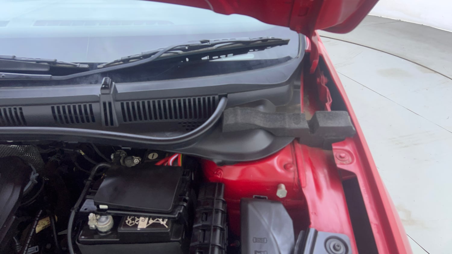 Used 2025 Skoda Slavia Style 1.0L TSI MT Petrol Manual engine ENGINE LEFT SIDE HINGE & APRON VIEW