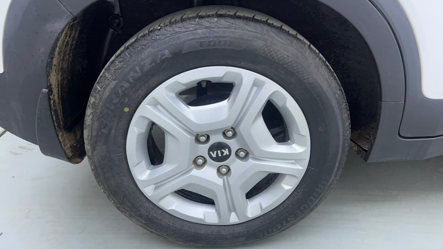 Used 2021 Kia Sonet HTX 1.5 Diesel Manual tyres RIGHT REAR TYRE RIM VIEW