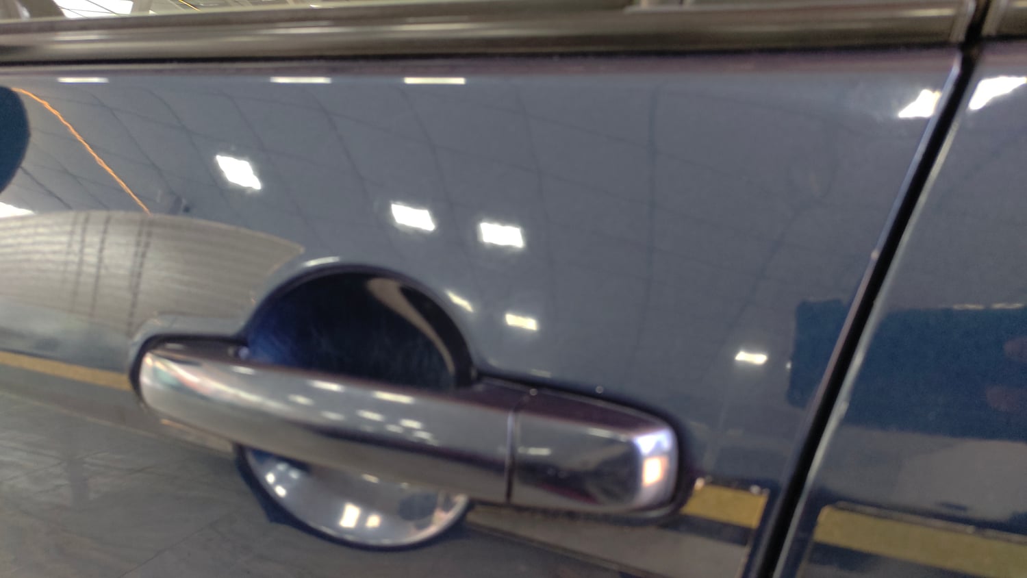 Used 2016 Maruti Suzuki Ertiga VXI Petrol Manual dents MINOR DENT