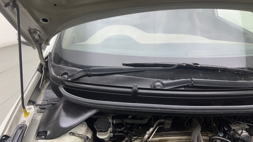 Used 2020 Hyundai Elite i20 Sportz Plus 1.2 Petrol Manual engine ENGINE RIGHT SIDE HINGE & APRON VIEW