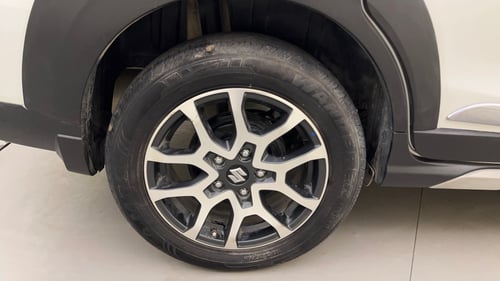 Used 2024 Maruti Suzuki XL6 Alpha AT Petrol Petrol Automatic tyres RIGHT REAR TYRE RIM VIEW