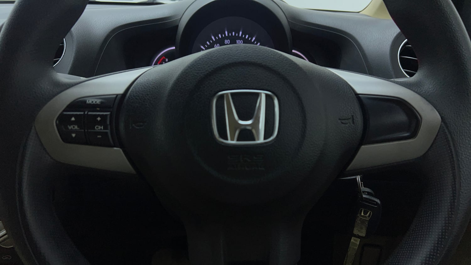 Used 2015 Honda Amaze 1.2 SX i-VTEC Petrol Manual top_features Steering mounted controls