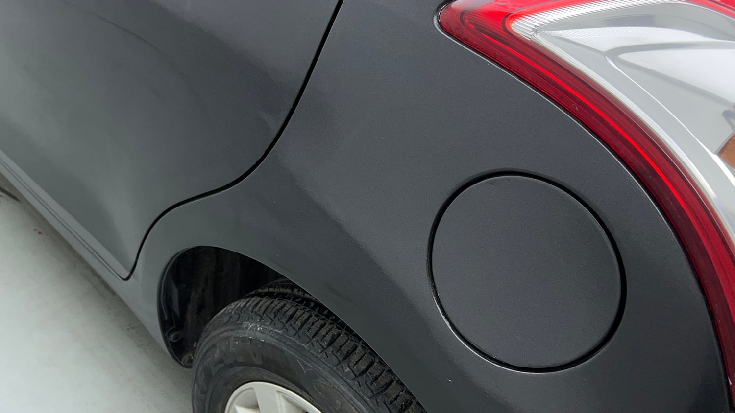 Used 2015 Maruti Suzuki Swift ZXi Petrol Manual dents MINOR DENT