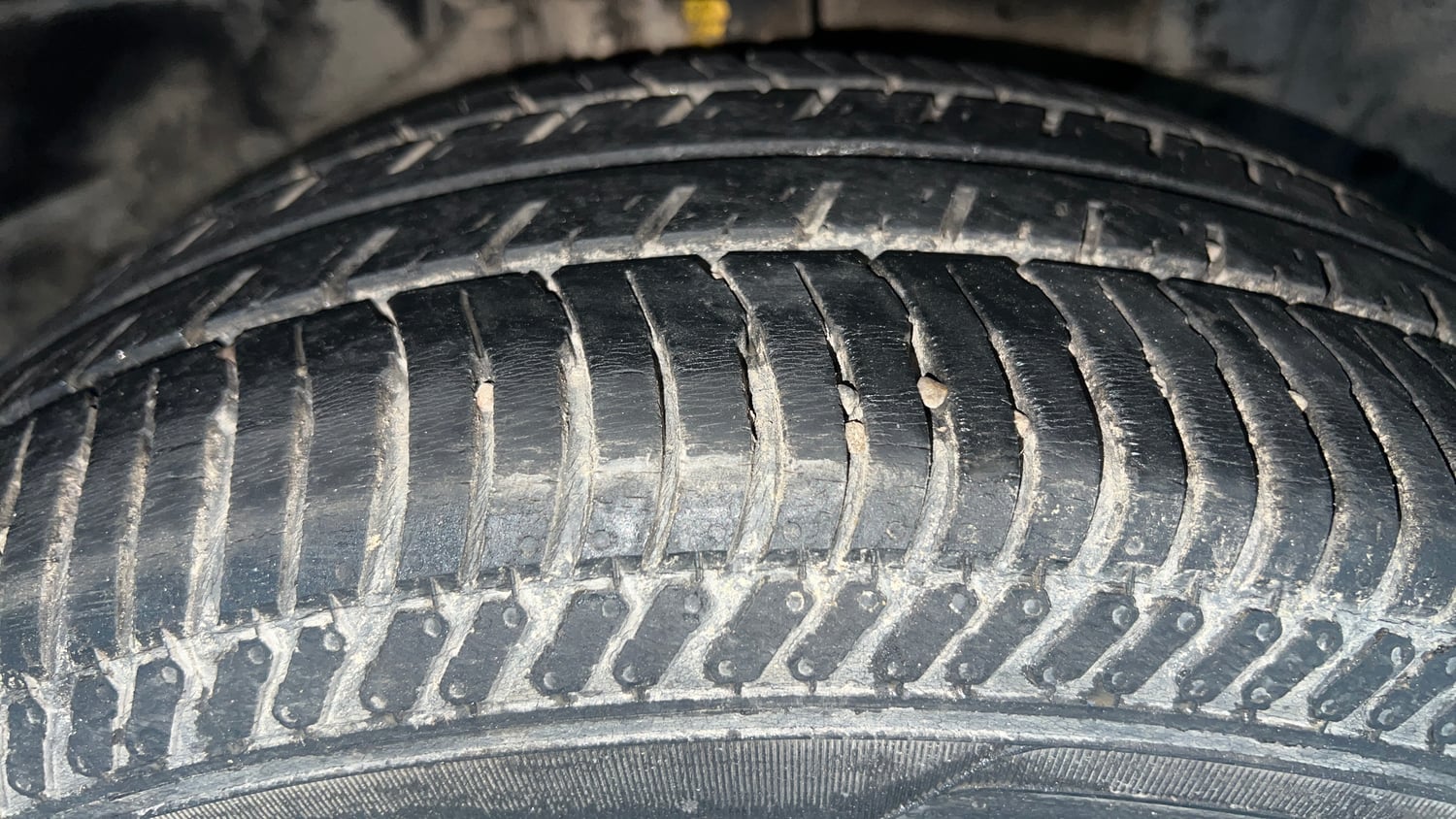 Used 2020 Ford EcoSport Titanium 1.5L Ti-VCT Petrol Manual tyres RIGHT FRONT TYRE TREAD VIEW