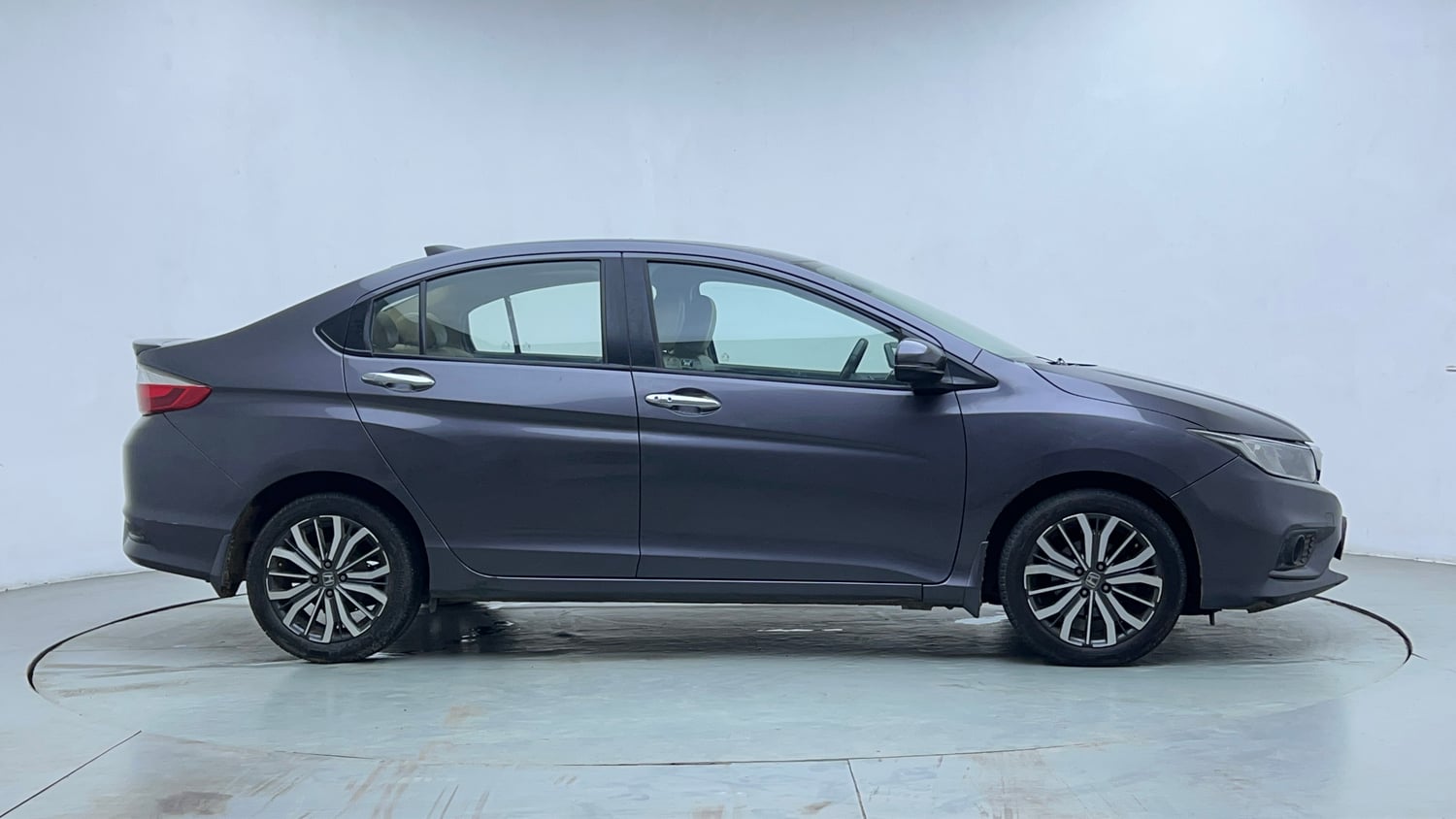 Used 2018 Honda City ZX CVT Petrol Petrol Automatic exterior RIGHT SIDE VIEW