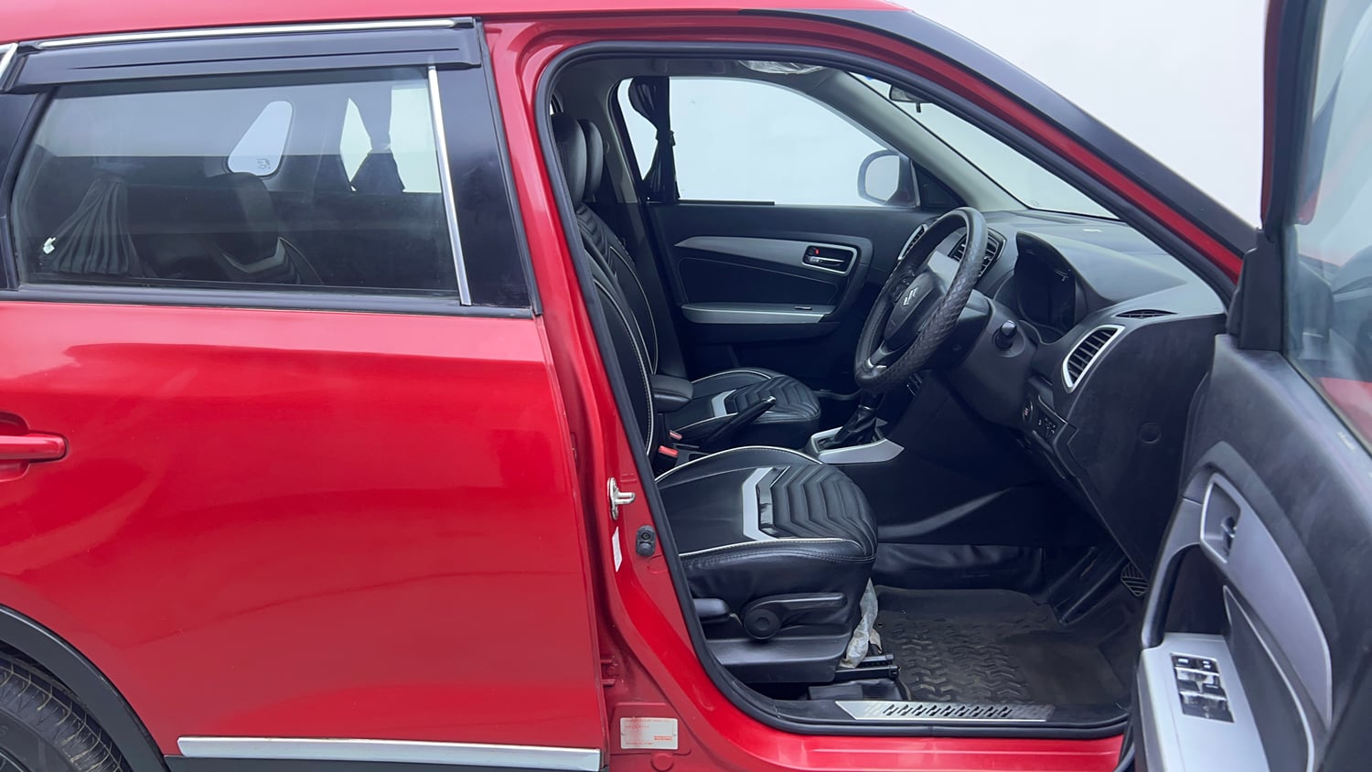Used 2021 Maruti Suzuki Vitara Brezza ZXi AT SHVS Petrol Automatic interior RIGHT SIDE FRONT DOOR CABIN VIEW