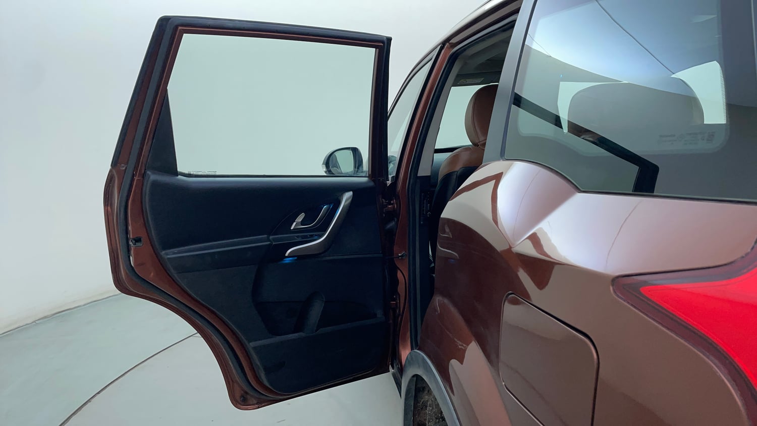 Used 2018 Mahindra XUV500 W9 AT Diesel Automatic interior LEFT REAR DOOR OPEN VIEW
