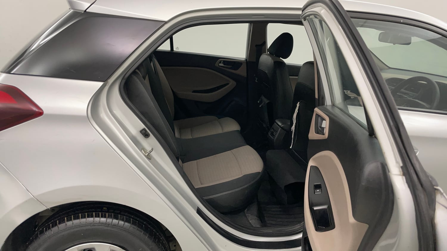 Used 2017 Hyundai Elite i20 Sportz 1.2 Petrol Manual interior RIGHT SIDE REAR DOOR CABIN VIEW