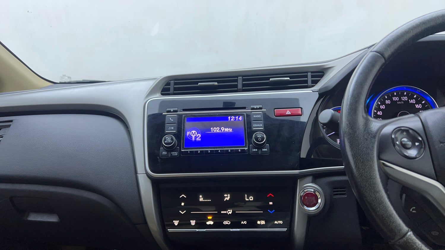 Used 2016 Honda City VX CVT Petrol Automatic interior MUSIC SYSTEM & AC CONTROL VIEW