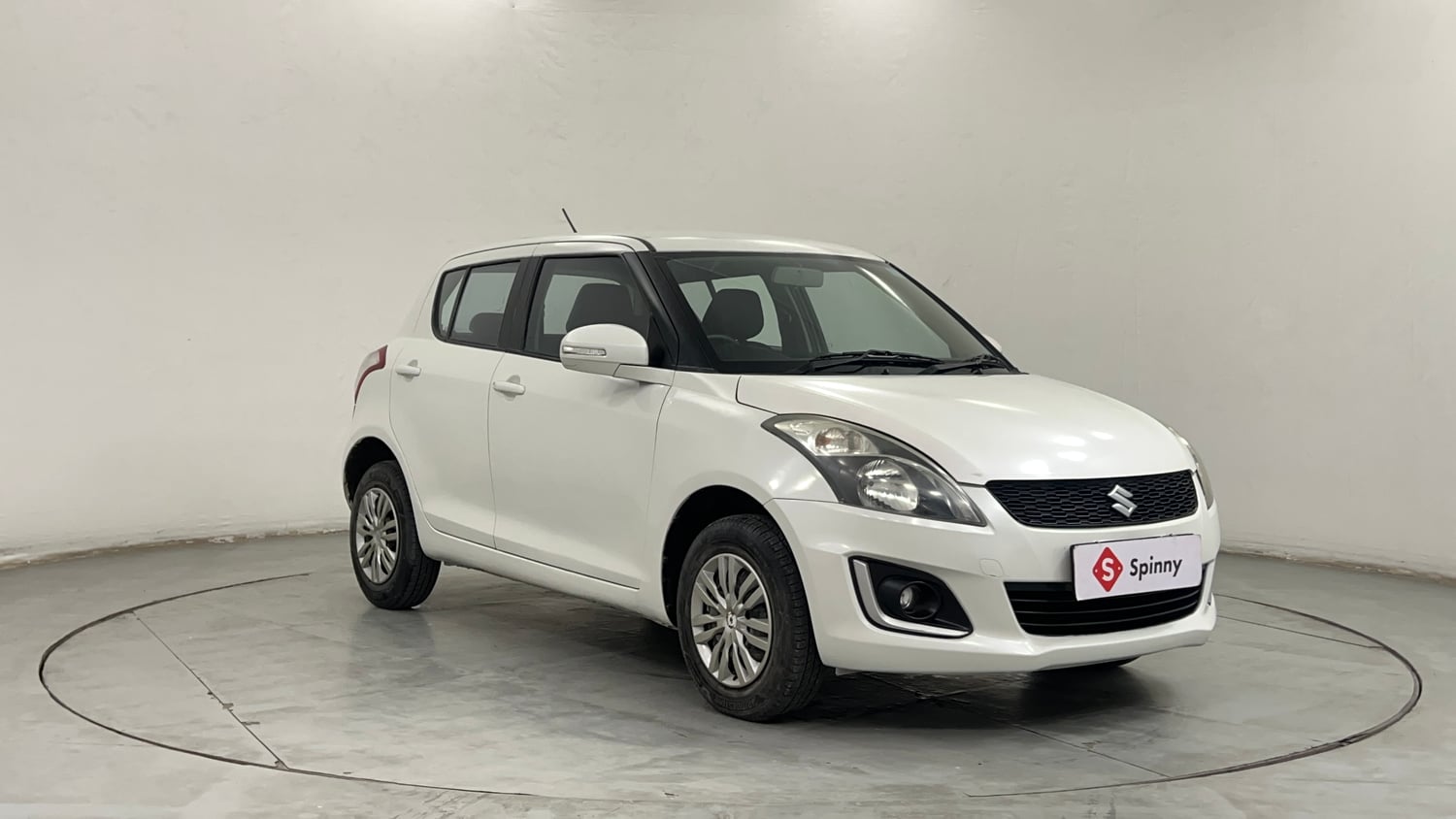 Used 2014 Maruti Suzuki Swift VXi Petrol Manual exterior RIGHT FRONT CORNER VIEW
