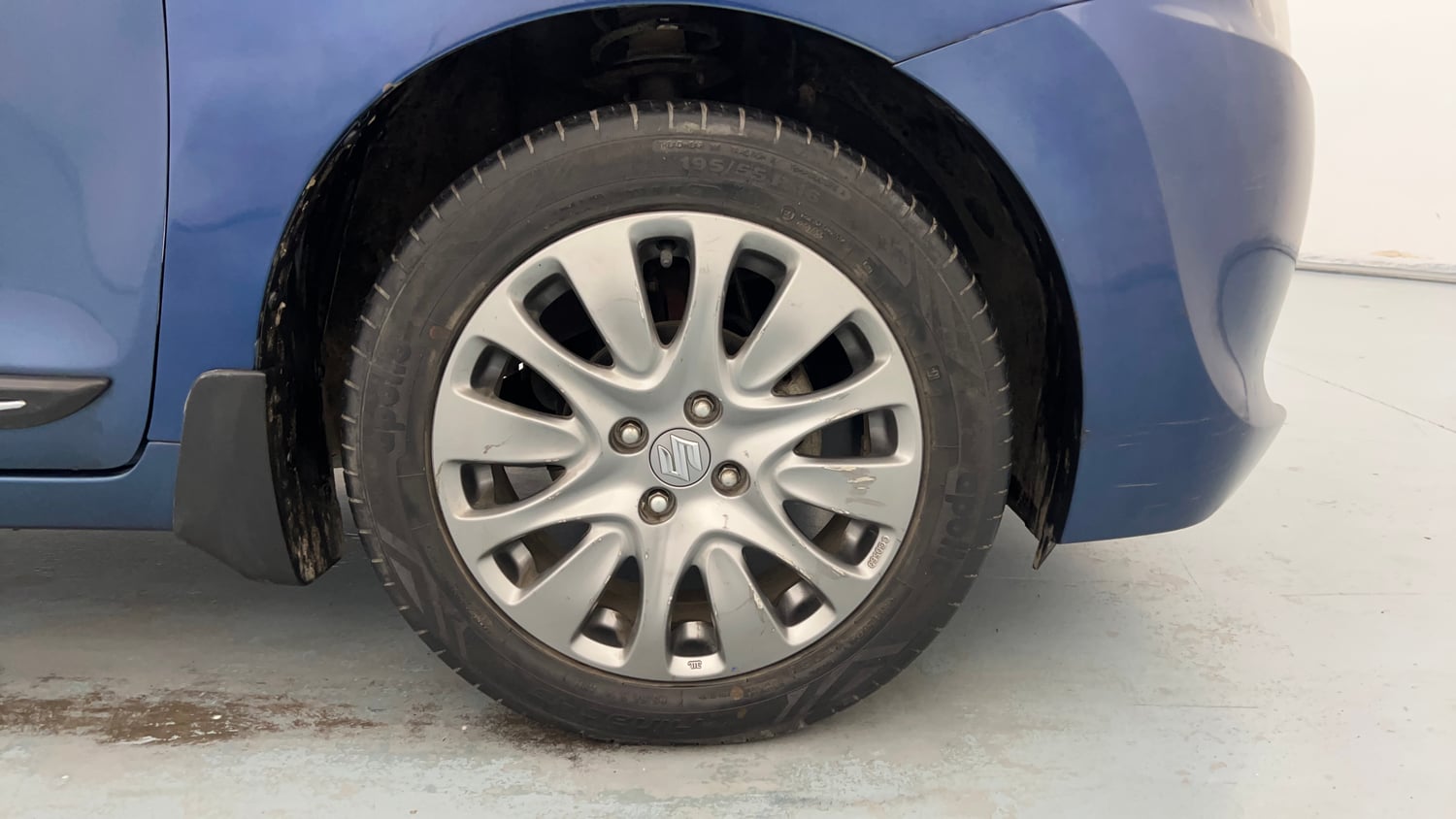 Used 2018 Maruti Suzuki Baleno Alpha 1.2 AT Petrol Automatic tyres RIGHT FRONT TYRE RIM VIEW