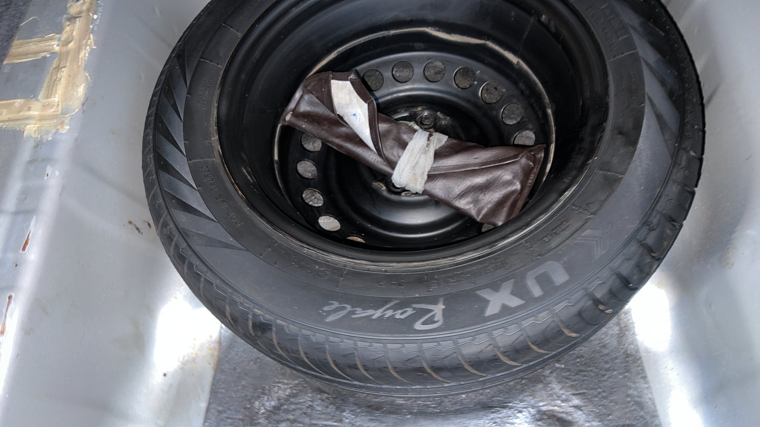 Used 2016 Honda City VX CVT Petrol Automatic tyres SPARE TYRE VIEW