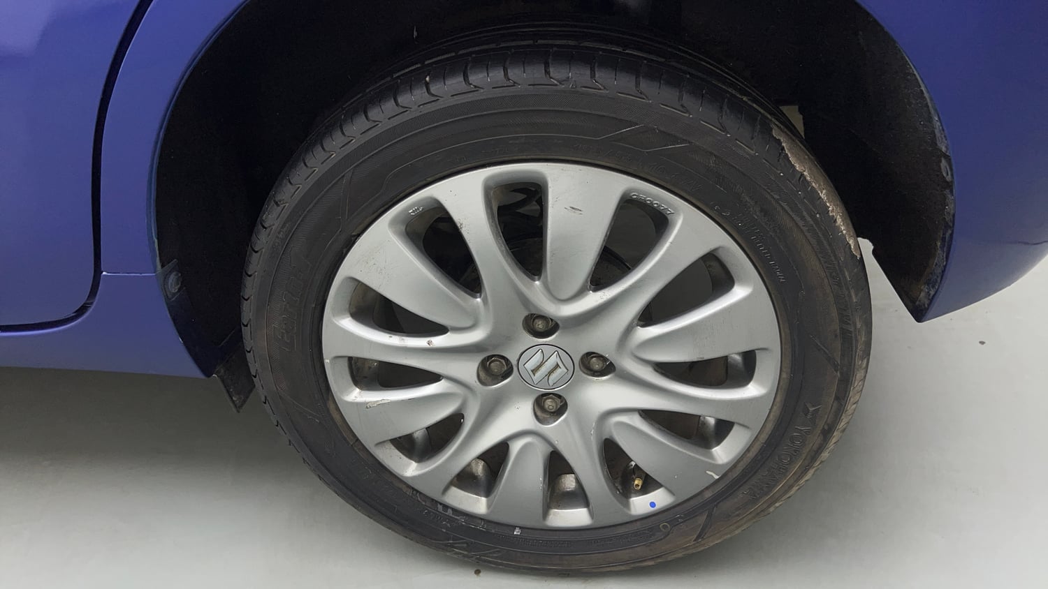 Used 2017 Maruti Suzuki Baleno Alpha 1.2 Petrol Manual tyres LEFT REAR TYRE RIM VIEW