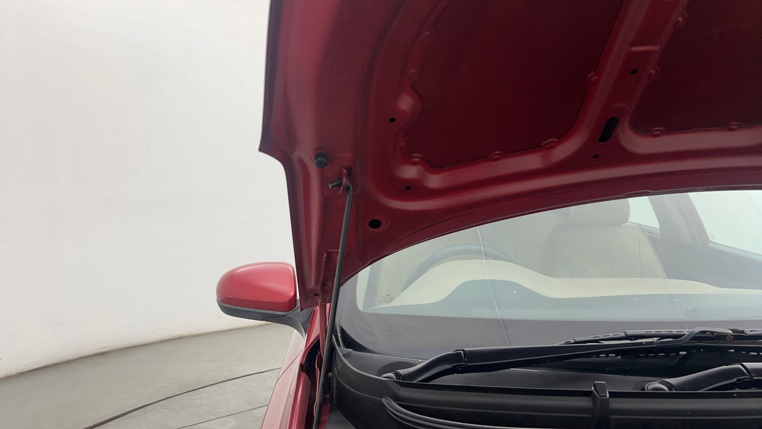 Used 2019 Hyundai Elite i20 Magna Plus 1.2 Petrol Manual engine ENGINE RIGHT SIDE HINGE & APRON VIEW