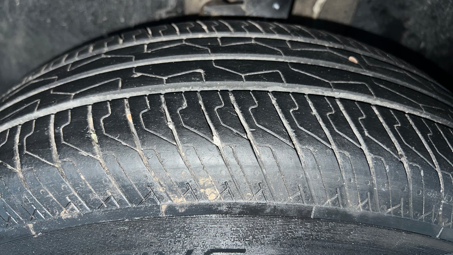 Used 2024 Tata Punch Adventure Rhythm iCNG Cng Manual tyres LEFT FRONT TYRE TREAD VIEW
