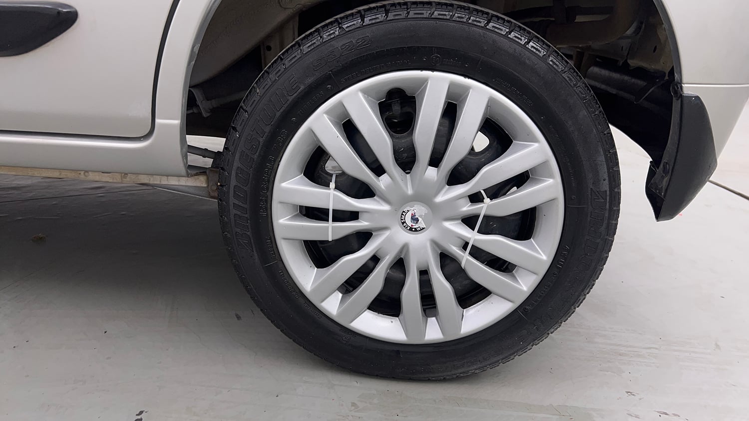 Used 2014 Maruti Suzuki Alto K10 VXi Petrol Manual tyres LEFT REAR TYRE RIM VIEW