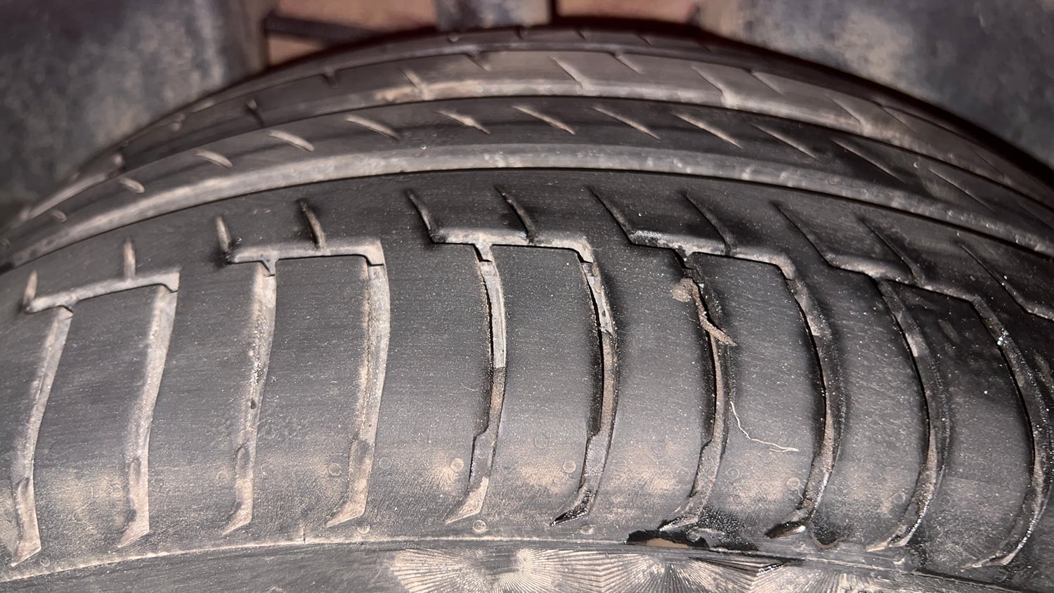 Used 2022 Jeep Compass Model S (O) Diesel 4x4 AT Diesel Automatic tyres RIGHT REAR TYRE TREAD VIEW