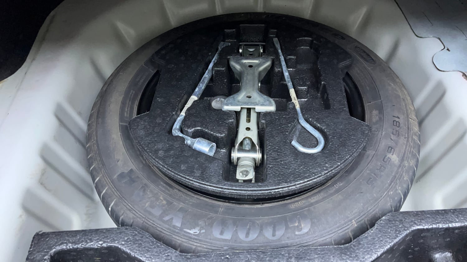 Used 2018 Maruti Suzuki Ciaz Alpha 1.4 AT Petrol Automatic tyres SPARE TYRE VIEW