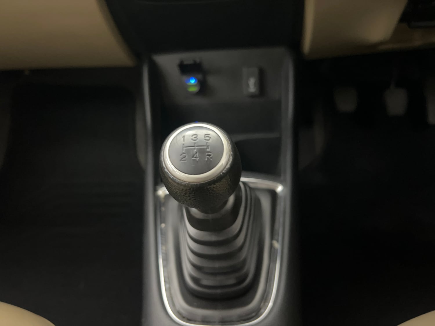 Used 2019 Honda Amaze 1.2 S MT Petrol Petrol Manual interior GEAR  KNOB VIEW