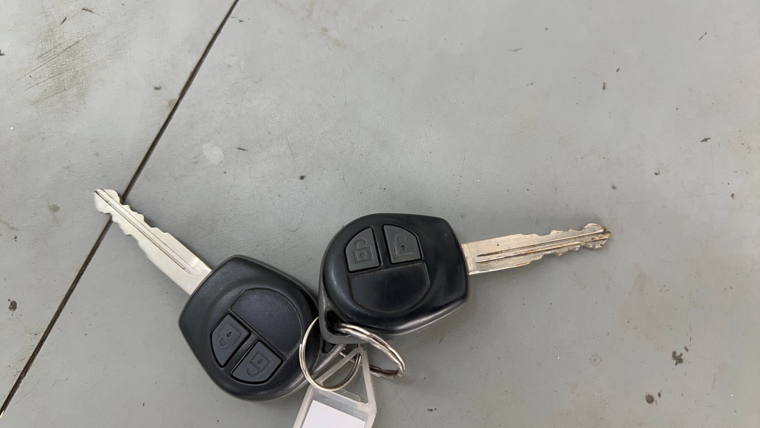 Used 2014 Maruti Suzuki Swift VXi Petrol Manual extra CAR KEY VIEW