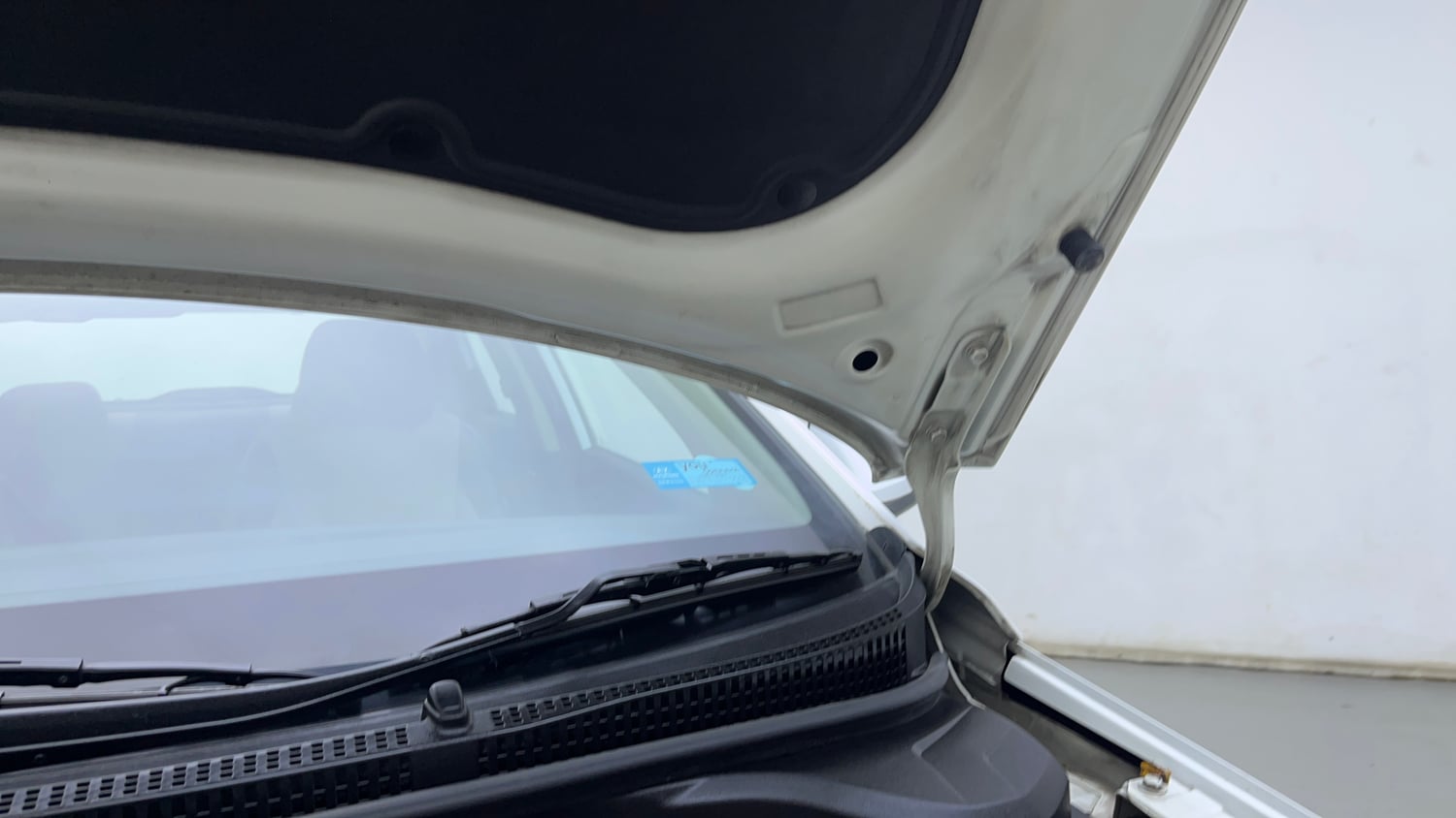 Used 2018 Hyundai Verna SX (O) 1.6 VTVT AT Petrol Automatic engine ENGINE LEFT SIDE HINGE & APRON VIEW