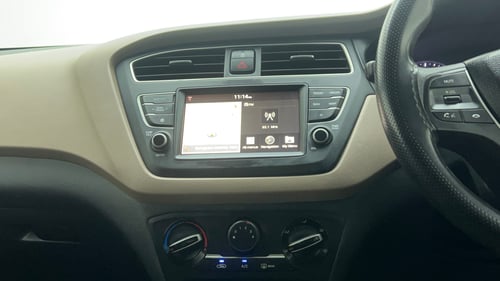 Used 2020 Hyundai Elite i20 Sportz Plus 1.2 Petrol Manual top_features Integrated (in-dash) music system
